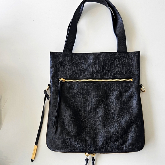 ✨️ Gorgeous Vince Camuto Pebbled Leather Hobo Bag ✨️ - Picture 4 of 10